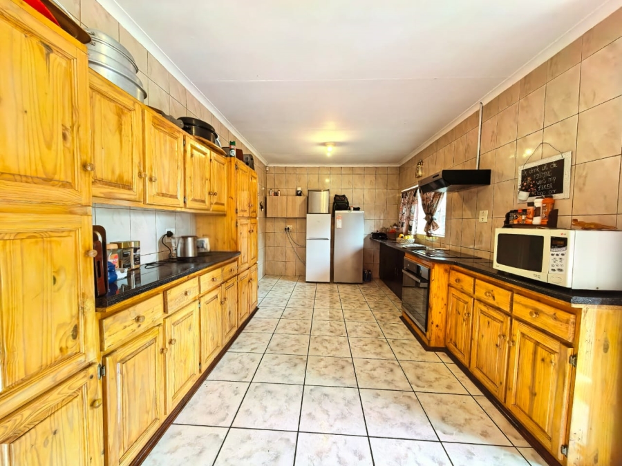 5 Bedroom Property for Sale in Vaalpark Free State